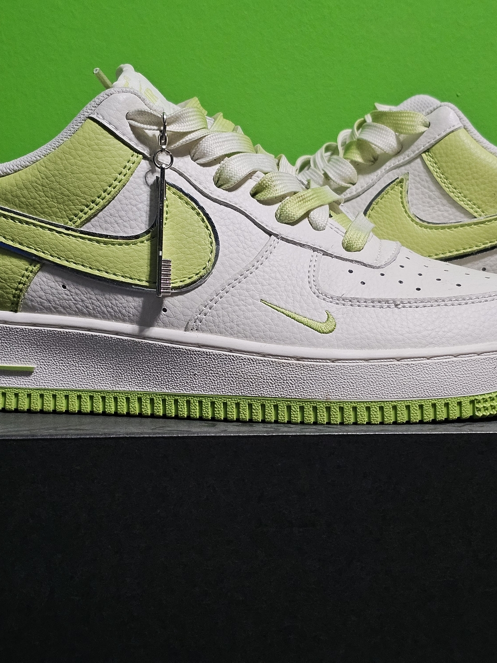 Nike AF1 in Lime/White 10M